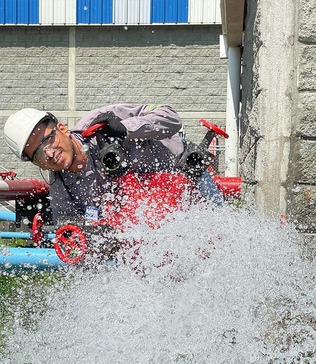 operario-red-contra-incendios